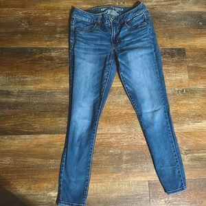 American Eagle jeans! Size 6 short!